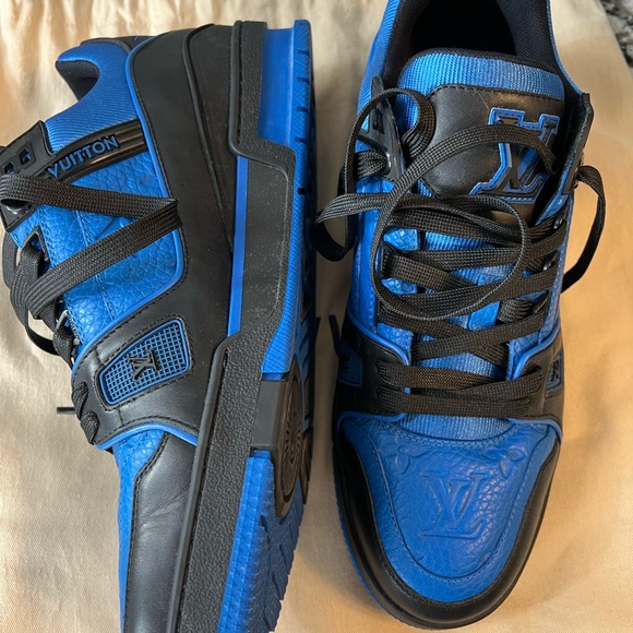 Men’s LV Sneakers - Picture 3 of 10